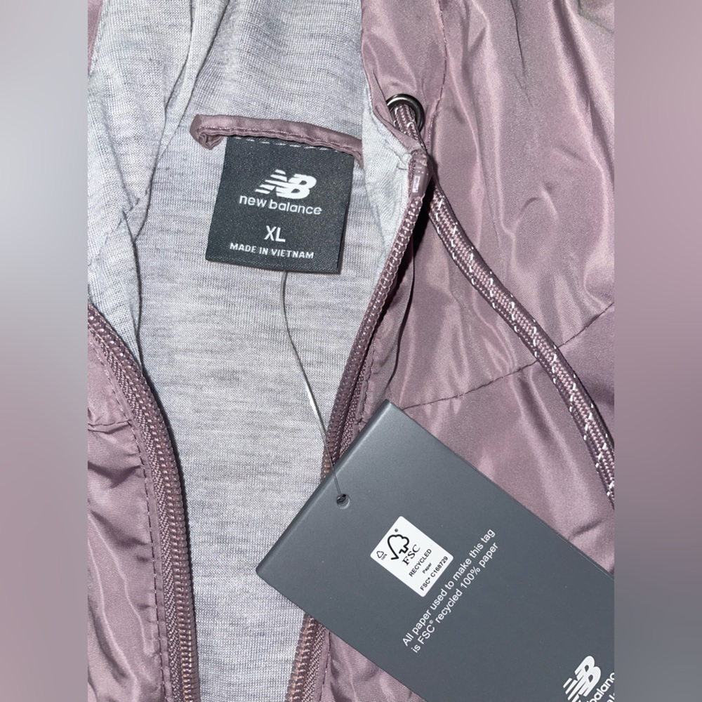 New Balance Mauve/Pink Lightweight Hooded Windbreaker Jacket - Picture 2 of 3